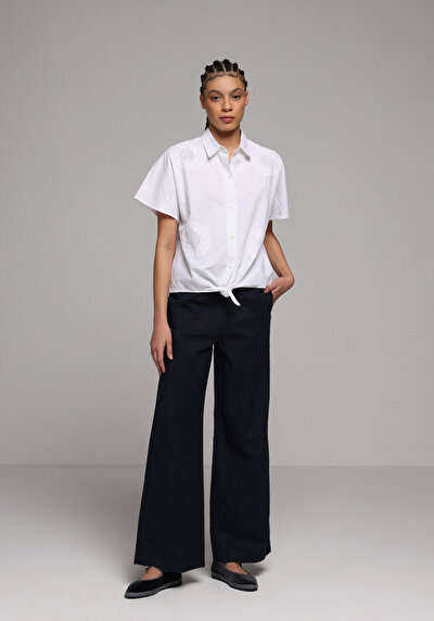 Image de Chemise À Manches Courtes Blanc Brodé Fashion Fit Femme