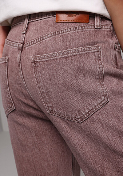 Afficher les détails de 900 Laris Pantalon    En Jean Straight Fit Femme