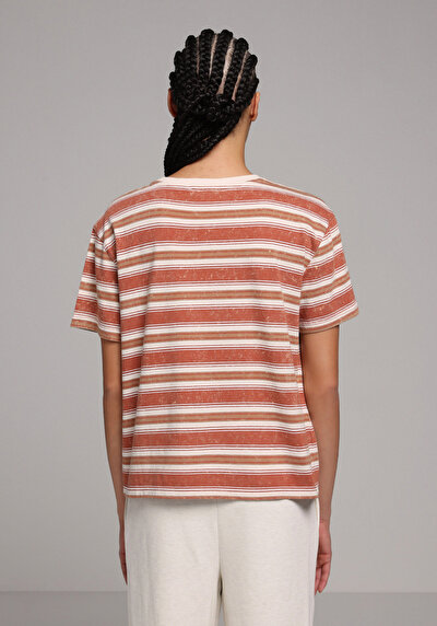 Afficher les détails de T-shirt À Manches Courtes Marron Regular Fit Rayé Femme