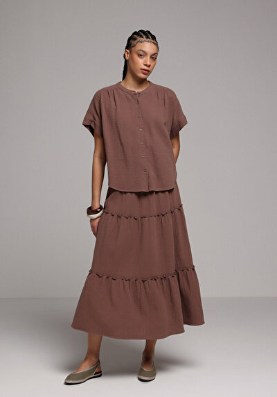 Afficher les détails de Chemise À Manches Courtes Marron Droit Fashion Fit Femme