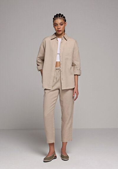 Afficher les détails de Pantalon Beige Straight Leg High Rise En Uni Regular Fit Femme