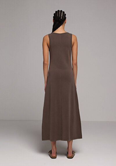 Image de Robe Marron Regular Fit Sans Manches Maxi Verrouillage Femme