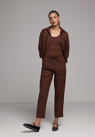 Image de Pantalon Marron Straight Leg High Rise En Uni Regular Fit Femme