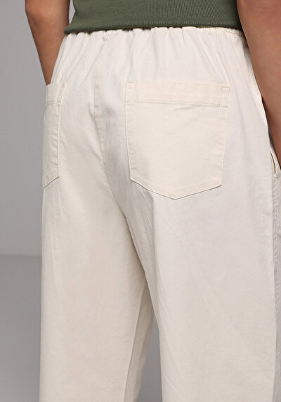 Afficher les détails de Pantalon Ecru Wide Leg High Rise En Sergé Regular Fit Femme