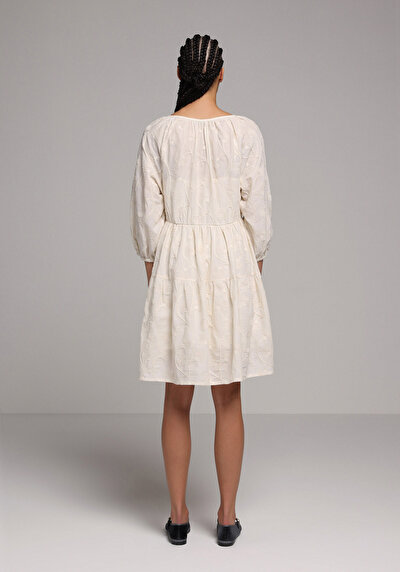 Afficher les détails de Robe Beige Regular Fit    Femme