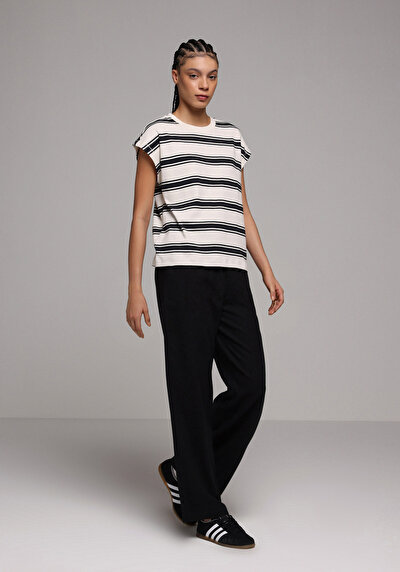 Image de Pantalon Noir Wide Leg High Rise En Uni Regular Fit Femme