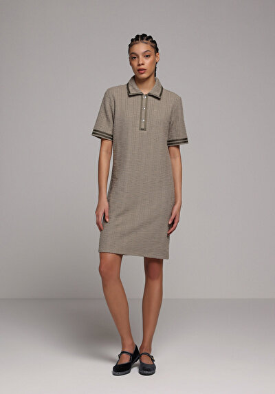 Image de Robe Vert Regular Fit Manches Courtes Mini Verrouillage Femme