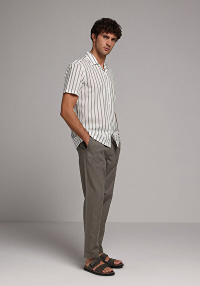 Image de Pantalon Vert Straight Leg Medium Rise En Sergé Regular Fit Homme