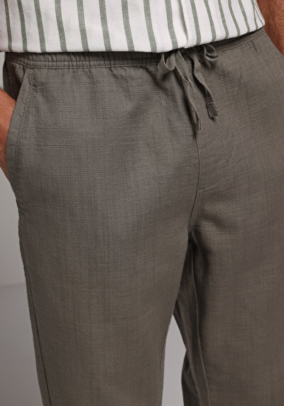 Image de Pantalon Vert Straight Leg Medium Rise En Sergé Regular Fit Homme