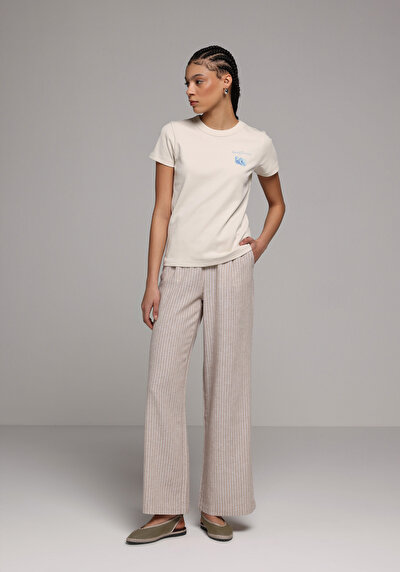 Image de T-shirt À Manches Courtes Blanc Slim Fit Imprimé Femme