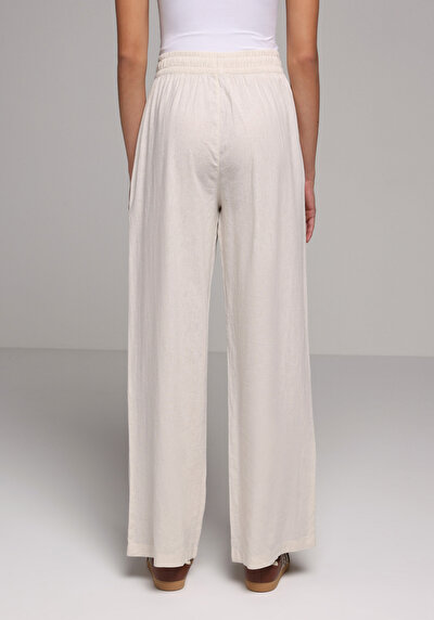 Image de Pantalon Beige Wide Leg High Rise En Uni Regular Fit Femme