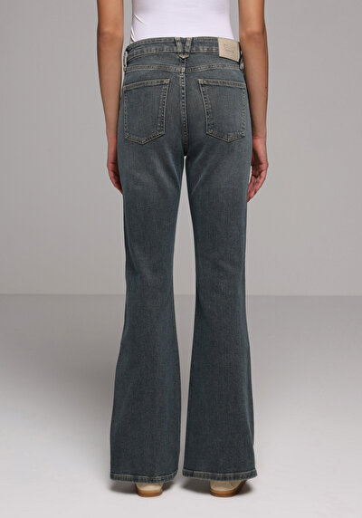 Image de 791 Monica Pantalon Bootcut Medium Rise En Jean Regular Fit Femme