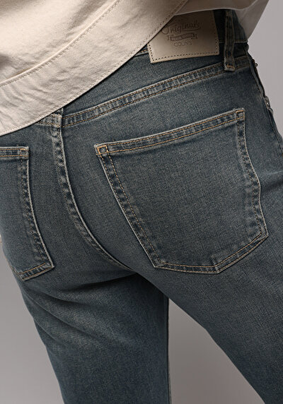 Afficher les détails de 791 Monica Pantalon  Bootcut Medium Rise En Jean Regular Fit Femme