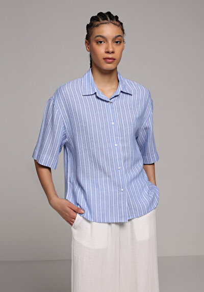 Afficher les détails de Chemise À Manches Courtes Bleu Rayé Fashion Fit Femme