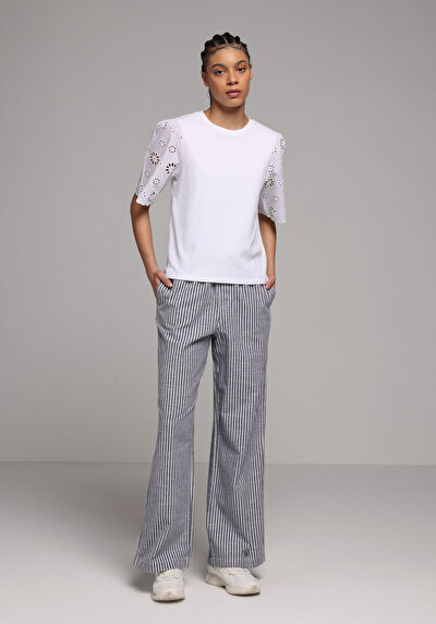 Afficher les détails de Pantalon Ecru Wide Leg High Rise En Uni Regular Fit Femme