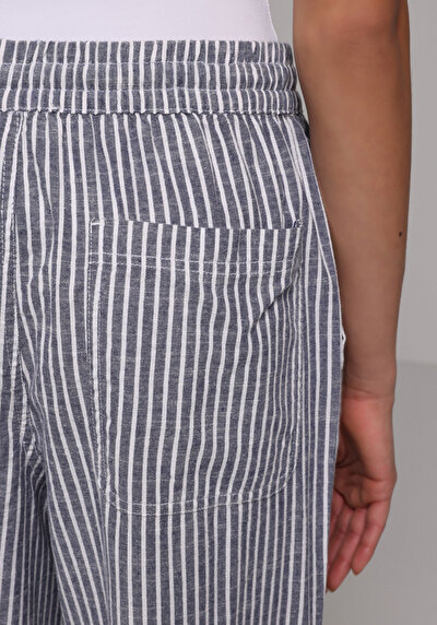 Afficher les détails de Pantalon Ecru Wide Leg High Rise En Uni Regular Fit Femme