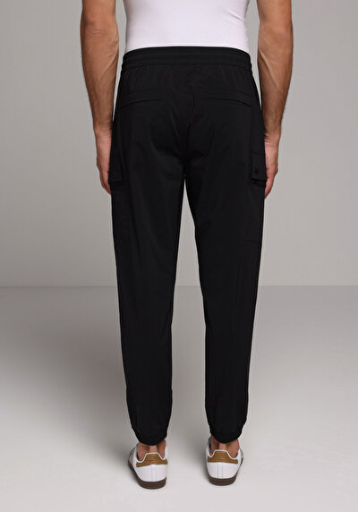 Image de Pantalon Noir Lastikli Medium Rise En Nylon Slim Fit Homme