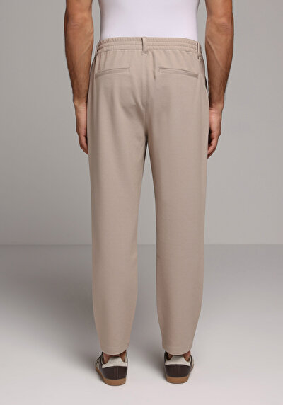Image de Pantalon Beige Straight Leg Medium Rise En Verrouillage Regular Fit Homme