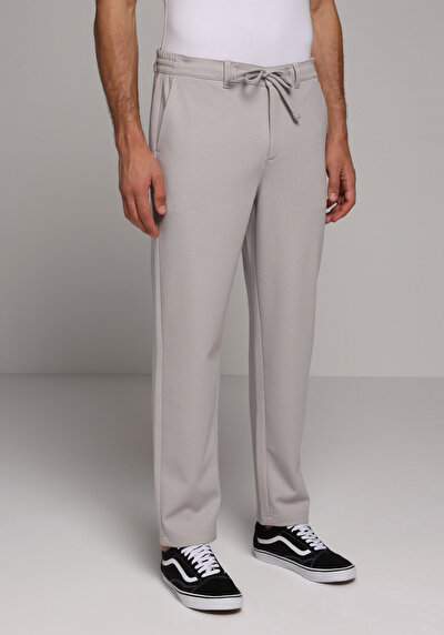 Image de Pantalon Gris Straight Leg Medium Rise En Verrouillage Regular Fit Homme