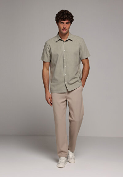 Afficher les détails de Chemise À Manches Courtes Vert Droit Regular Fit Homme