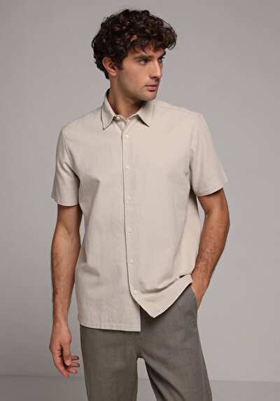 Afficher les détails de Chemise À Manches Courtes Beige Droit Regular Fit Homme