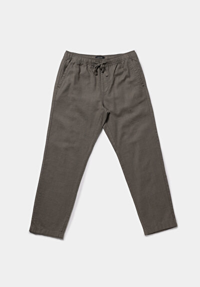 Afficher les détails de Pantalon Vert Straight Leg Medium Rise En Sergé Regular Fit Homme