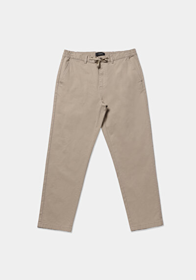 Afficher les détails de Pantalon Beige Straight Leg Medium Rise En Sergé Regular Fit Homme