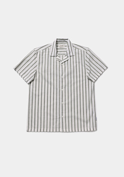 Afficher les détails de Chemise À Manches Courtes Vert Rayé Regular Fit Homme