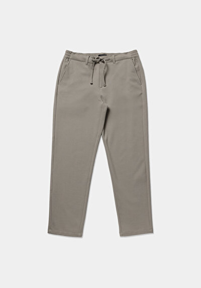 Afficher les détails de Pantalon Vert Straight Leg Medium Rise En Verrouillage Regular Fit Homme