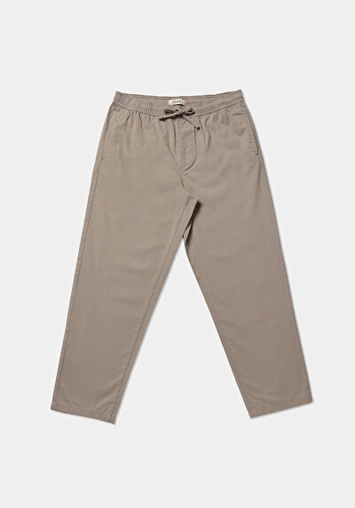 Image de Pantalon Beige Straight Leg Medium Rise En Sergé Regular Fit Homme