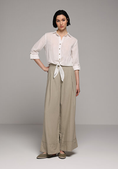 Afficher les détails de Chemise À Manches Longues Blanc Fashion Fit Droit Ratière Femme