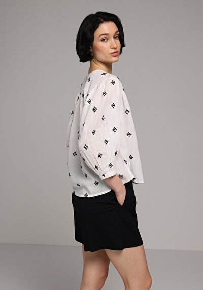 Image de Short Noir Regular Fit Femme