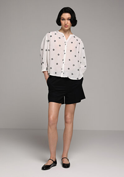 Image de Short Noir Regular Fit Femme