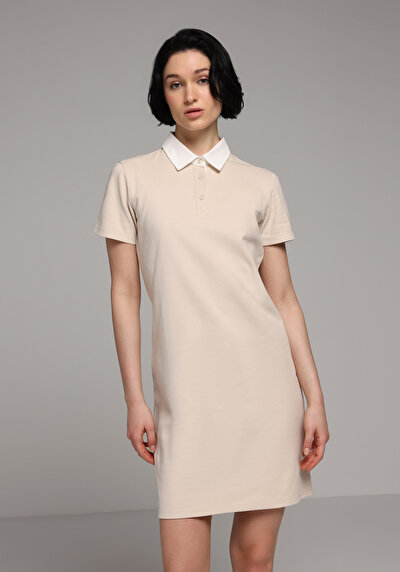 Image de Robe Beige Slim Fit Manches Courtes Normale Verrouillage Femme