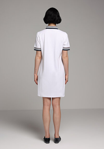 Image de Robe Blanc Slim Fit Manches Courtes Normale Verrouillage Femme