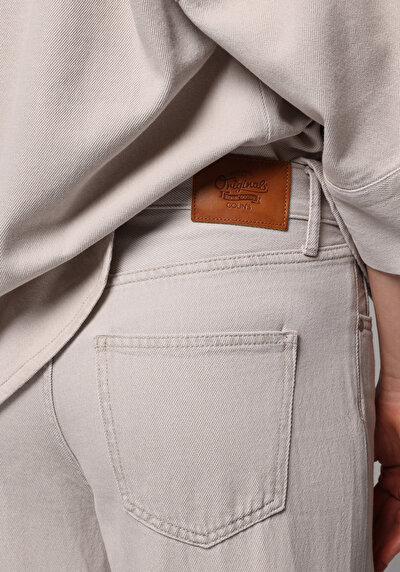 Afficher les détails de 970 Berry Pantalon    En Jean Regular Fit Femme