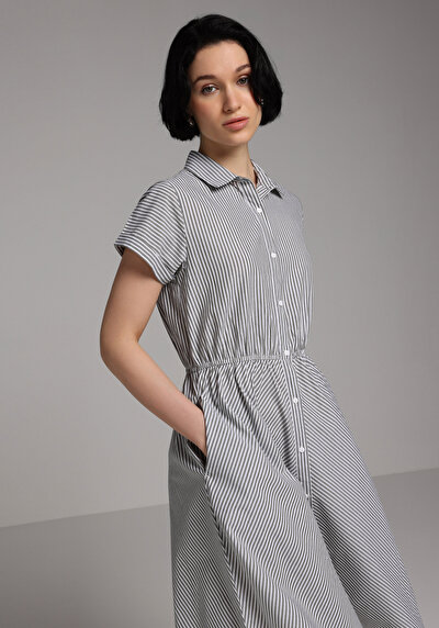 Image de Robe Vert Regular Fit Manches Courtes Mdi Uni Femme