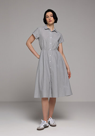 Image de Robe Vert Regular Fit Manches Courtes Mdi Uni Femme