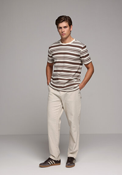 Image de Pantalon Beige Straight Leg Medium Rise En Sergé Regular Fit Homme