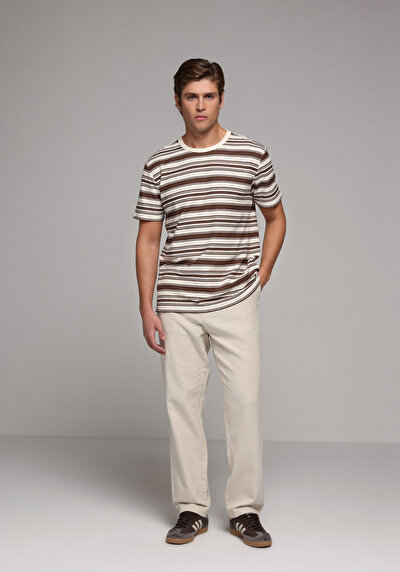 Image de Pantalon Beige Straight Leg Medium Rise En Sergé Regular Fit Homme