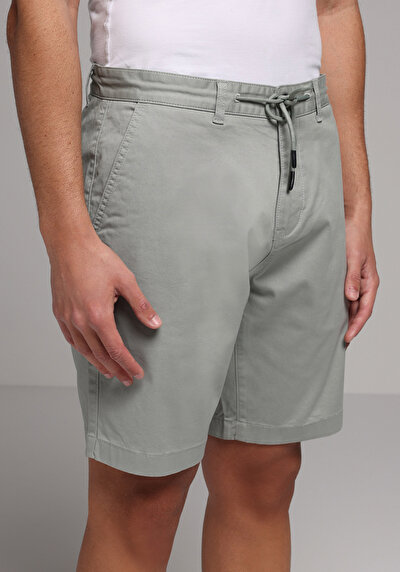 Afficher les détails de Short Vert Regular Fit Homme