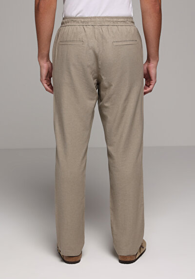 Image de Pantalon Beige Straight Leg Medium Rise En Sergé Regular Fit Homme
