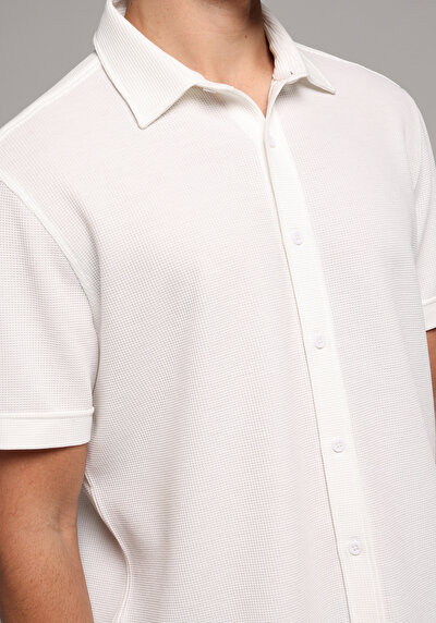 Afficher les détails de Chemise À Manches Courtes Blanc Droit Regular Fit Homme