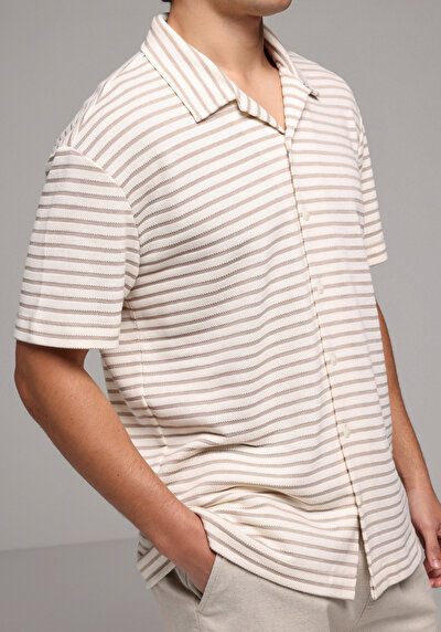 Image de T-shirt Polo À Manches Courtes Beige Rayé Comfort Fit Homme