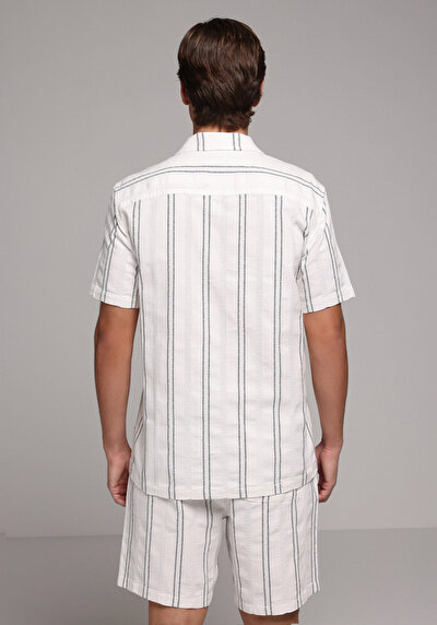 Afficher les détails de Chemise À Manches Courtes Blanc Rayé Regular Fit Homme