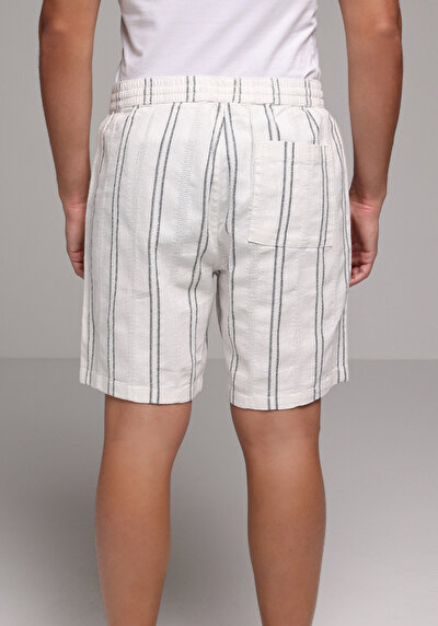 Afficher les détails de Short Blanc Regular Fit Homme