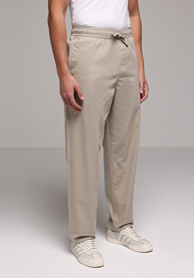 Image de Pantalon Beige Straight Leg Medium Rise En Sergé Regular Fit Homme