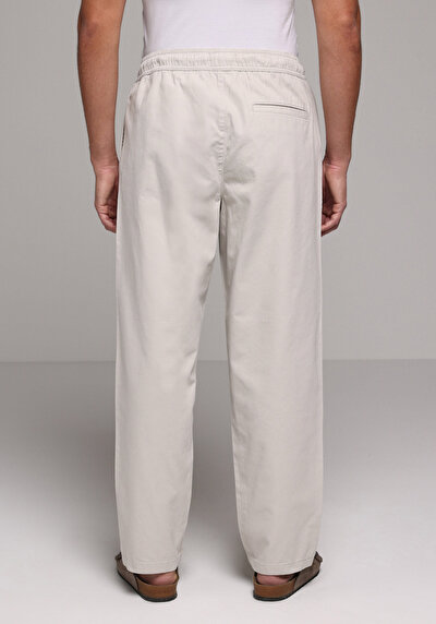 Image de Pantalon Blanc Straight Leg Medium Rise En Sergé Regular Fit Homme