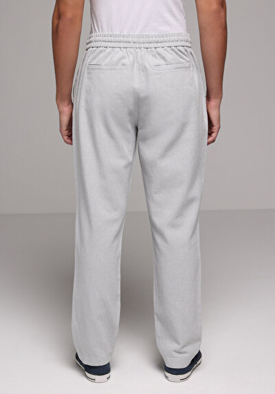 Image de Pantalon Gris Straight Leg Medium Rise En Sergé Regular Fit Homme