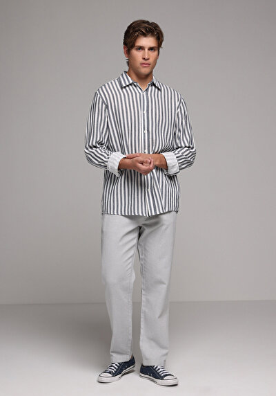 Image de Pantalon Gris Straight Leg Medium Rise En Sergé Regular Fit Homme